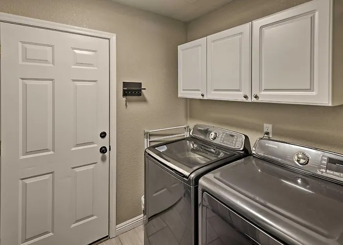 1 Mi To Lake: W/ Pool & Views In Havasu Lake Havasu City
