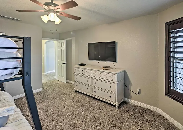 1 Mi To Lake: W/ Pool & Views In Havasu