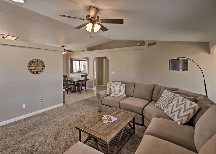 Holiday home 1 Mi To Lake: W/ Pool & Views In Havasu