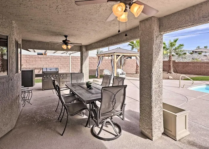 Holiday home 1 Mi To Lake: W/ Pool & Views In Havasu Lake Havasu City