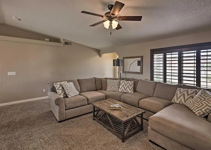 Holiday home 1 Mi To Lake: W/ Pool & Views In Havasu
