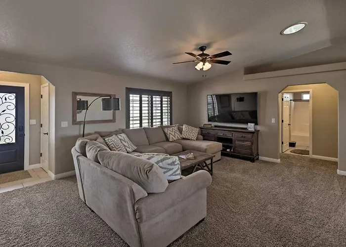 1 Mi To Lake: W/ Pool & Views In Havasu Holiday home Lake Havasu City